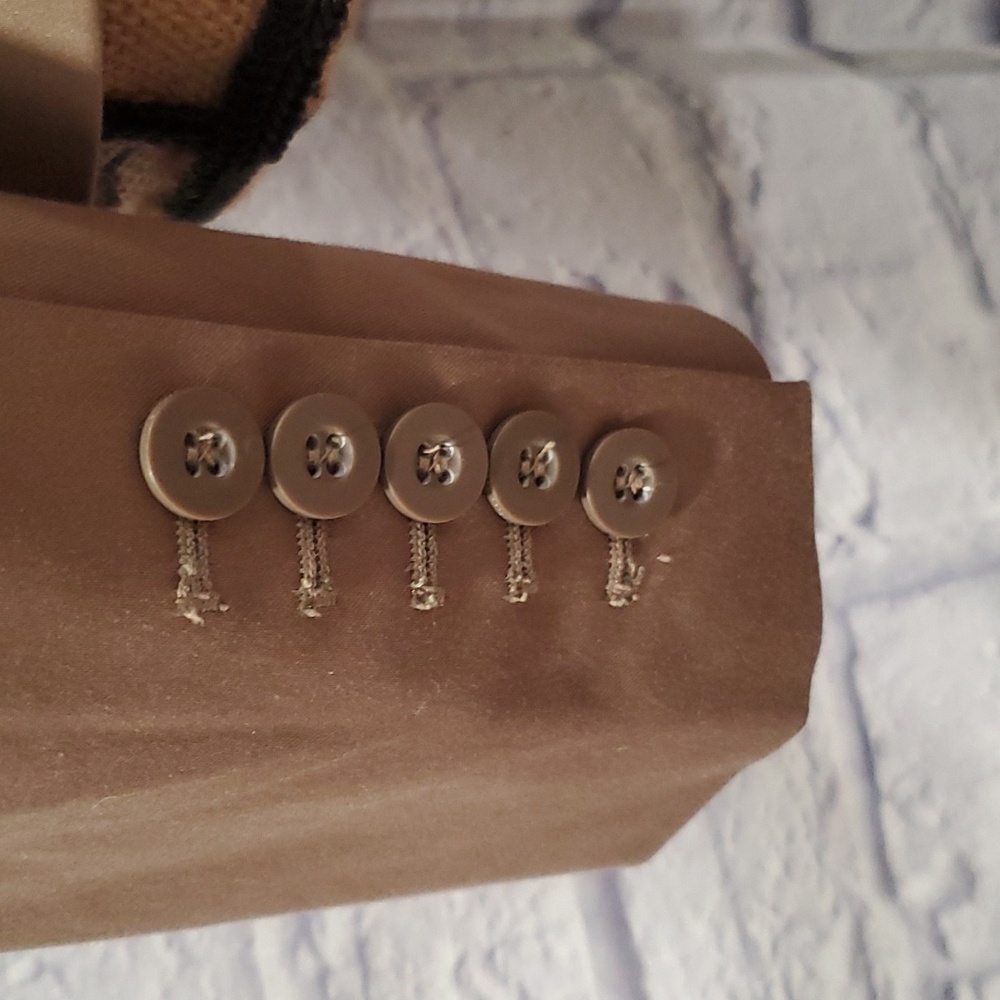 Blazer - Picture 5 of 6